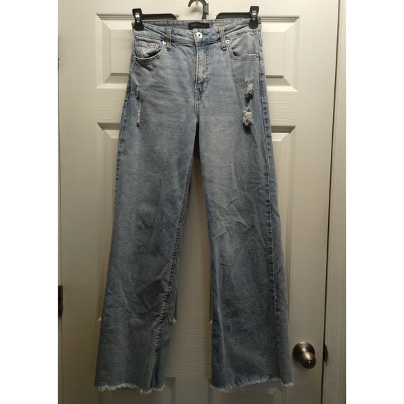 BCBGeneration Women's Size 5/27 High Rise Wide Leg Raw Hem Light Wash Jeans - Picture 1 of 9